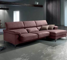 salotto divano moderno bordeaux 3 posti in ambiente moderno e minimal