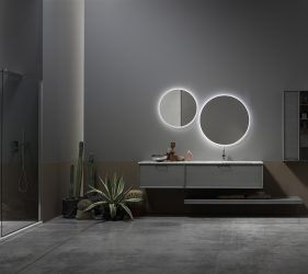 bagno moderno e semplice con armadio e specchi a cerchio illuminti