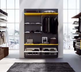 cabina armadio design con cassettiere e mensole a vista a muro